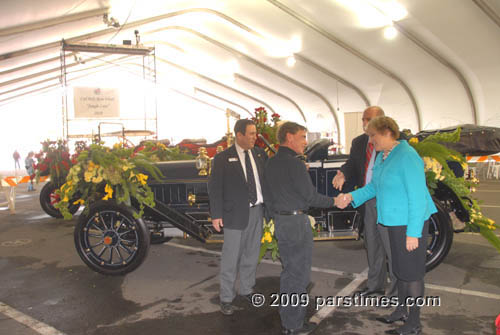 Vintage Parade Cars - Pasadena (December 31, 2009) - by QH