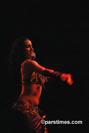 Belly Dancer - Santa Monica (January 5, 2007) - by QH