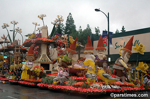 Subway Restaurant's 'Fresh Magic' Float (Fantasy Trophy Winner) - Rose Parade, Pasadena (January 2, 2006) - by QH