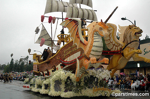 Trader Joe's Float - Rose Parade, Pasadena (January 2, 2006) - by QH