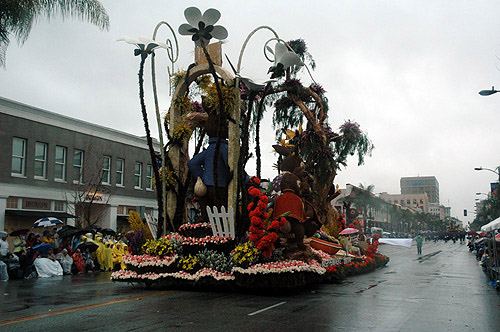 Magic of Good Health Float (Kaiser Permanente) - Rose Parade, Pasadena (January 2, 2006) - by QH