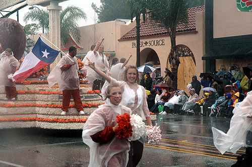 University of Texas Float - Rose Parade, Pasadena (January 2, 2006) - by QH