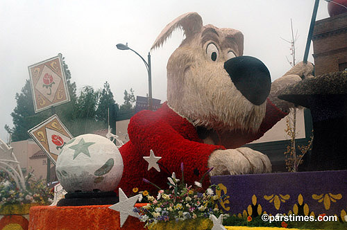 La Caada Flintridge Float 'The Great Howldini' (Theme Thropy Winner) - Rose Parade, Pasadena (January 2, 2006) - by QH