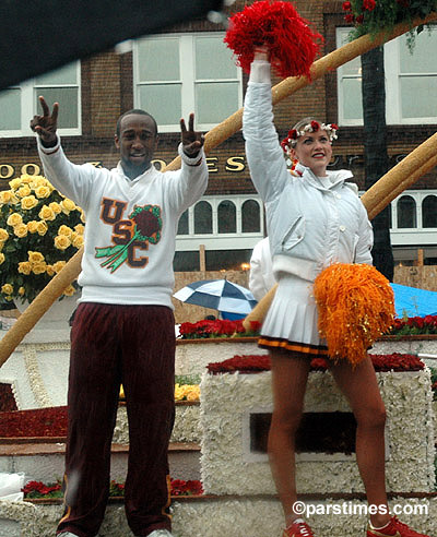 USC Cheerleaders - Rose Parade, Pasadena (January 2, 2006) - by QH