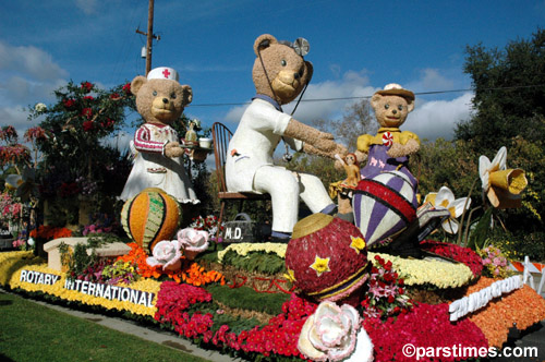 Rotary International's Float - Pasadena (January 3, 2006)  - by QH