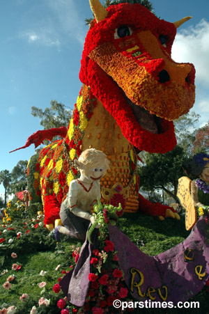 Cal Poly Universities of Pomona & San Luis Obispo's Float 'Enchanted Reverie', Pasadena - by QH