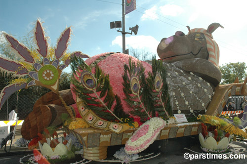 City of Alhambra's Float 'Floating on the River' - Pasadena (January 3, 2006)  - by QH