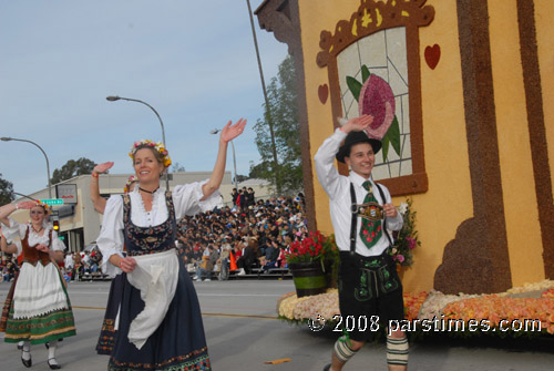 Oktoberfest Float - Pasadena (January 1, 2008) - by QH