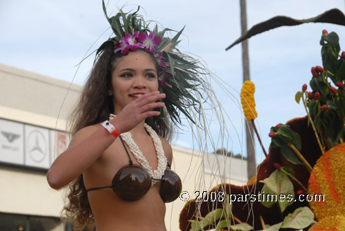 Woman riding on the  Kaiser Permanente float, 'Aloha Festival' - Pasadena (January 1, 2008) - by QH