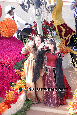 City of Cerritos Float - Pasadena (January 1, 2010) - by QH