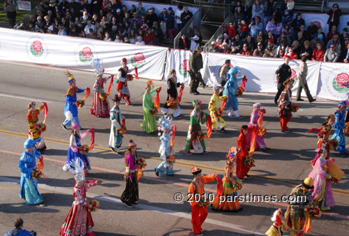 Chinese Dancers  - Pasadena (January 1, 2010) - by QH