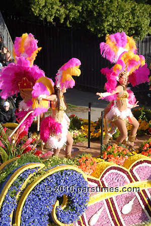 Samba dancers in Jack's Samba Carnival - Pasadena (January 1, 2010) - by QH