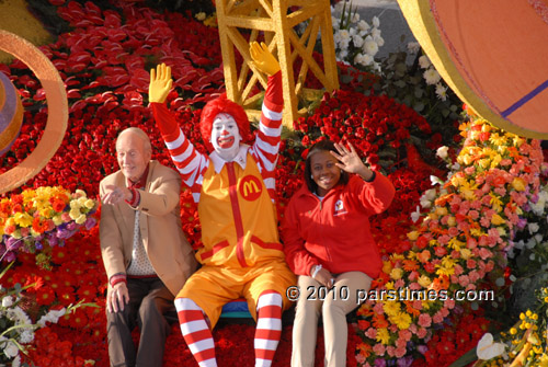 Space Odyssey Float - Pasadena (January 1, 2010) - by QH