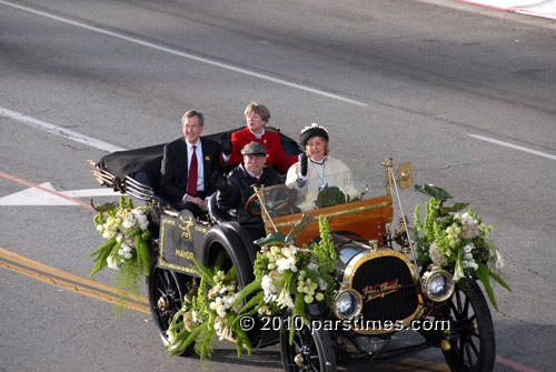 Mayor's Car - Pasadena (January 1, 2010) - by QH