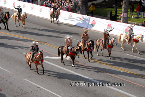 Martinez Family Riders - Pasadena (January 1, 2010) - by QH