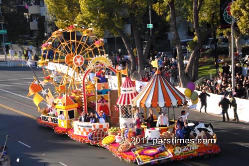 Discover Float 'A State Fair to Remember' - Pasadena (January 1, 2011) - by QH