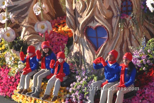 US Bank Float 'Home is where the heart is'  - Pasadena (January 1, 2011) - by QH