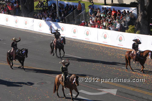 Los Hermanos Banuelos - Pasadena (January 2, 2012) - by QH