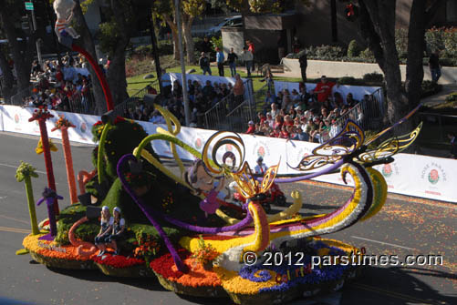 Sierra Madre Rose Float Association - Pasadena (January 2, 2012) - by QH