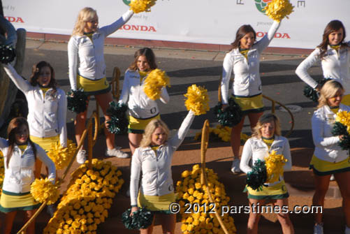 University of Oregon Cheerleaders - Pasadena (January 2, 2012) - by QH