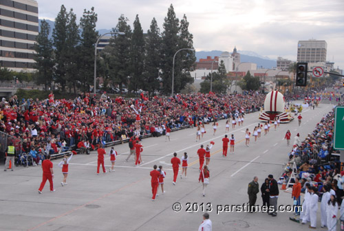 The University of Wisconsin Cheerleaders - Pasadena (January 1, 2013) - by QH