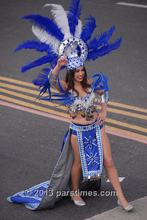 Bands of El Salvador dancer  - Pasadena (January 1, 2013) - by QH