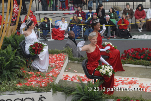 Rose Queen Vanessa Natalie Manjarrez, Princess Kate Benuska, Princess Nicole Nelam - Pasadena (January 1, 2013) - by QH