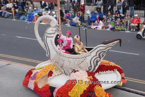 Trader Joe's Float - Pasadena (January 1, 2013) - by QH