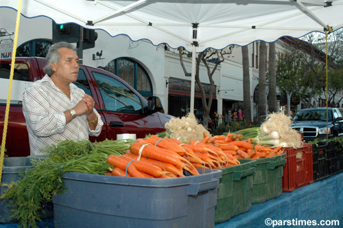 Santa Barbara Farmers Market (February 28, 2006) - by QH