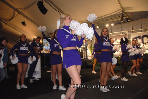 TCU Cheerleaders - Pasadena (December 31, 2010) - by QH