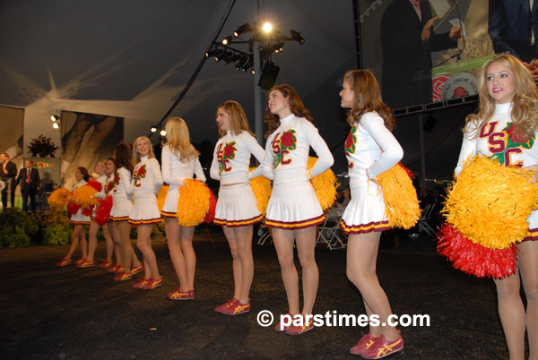 USC Cheerleaders, Pasadena  - by QH