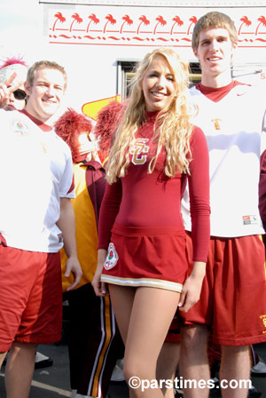 USC Cheerleaders, Pasadena  - by QH