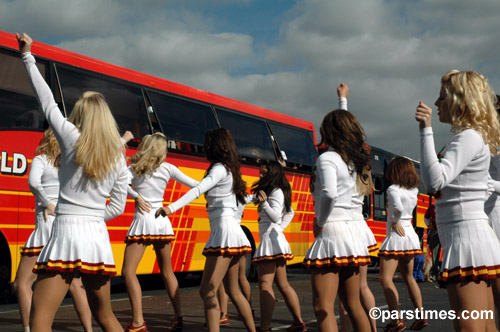 USC Cheerleaders, Pasadena  - by QH