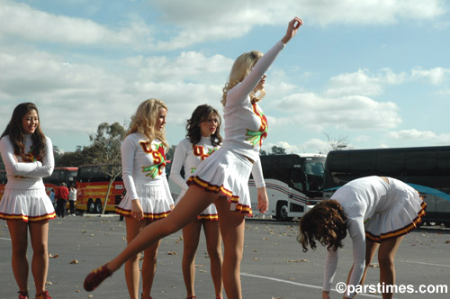 USC Cheerleaders, Pasadena  - by QH