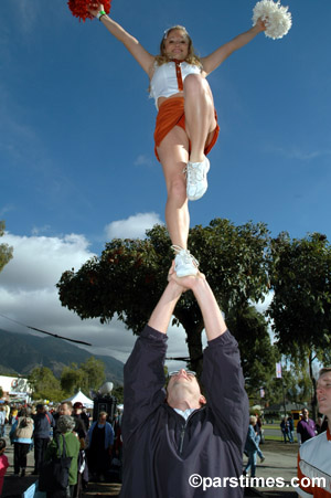 University of Texas Cheerleaders, Pasadena  - by QH