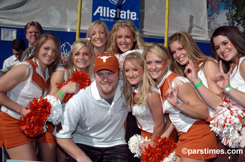 University of Texas Cheerleaders, Pasadena  - by QH