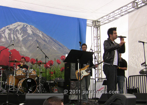 KamyR performing at Sizdah Bedar (April 3, 2011) - by QH