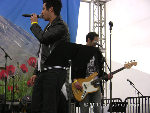 KamyR performing at Sizdah Bedar (April 3, 2011) - by QH