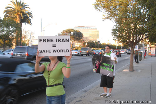 Peaceful Iranian demonstration in Westwood (September 24, 2009 - by QH