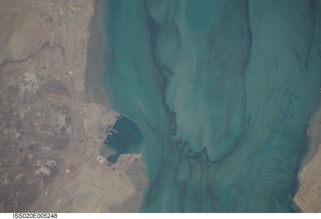 West Bandar Abbas, Harbor, Refineries - NASA (May 30, 2009)