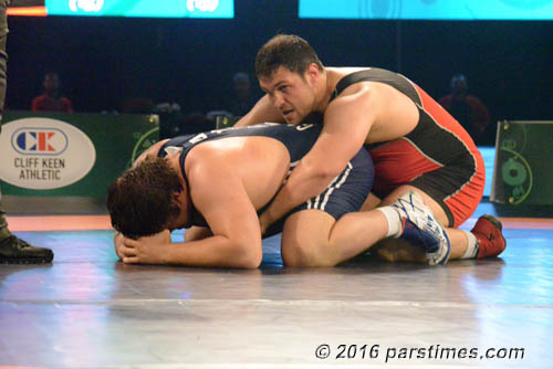 Komeil Ghasemi (Iran) vs Said Gamidov (Azerbaijan)