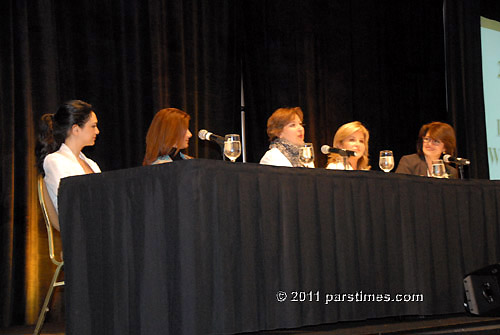 Nazanin Boniadi, Banafsheh Akhlaghi,
Firoozeh Dumas, Leila Taghinia-Milani Heller, Shahrzad Ardalan, Irvine (January 30, 2011) - by QH