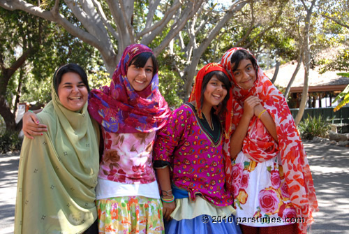 Yazdi Girls - by QH